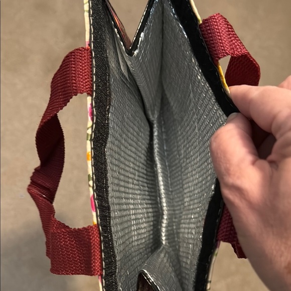 NATURAL LIFE Red Floral Insulated Lunch Bag and Keychain Combo - Picture 5 of 11